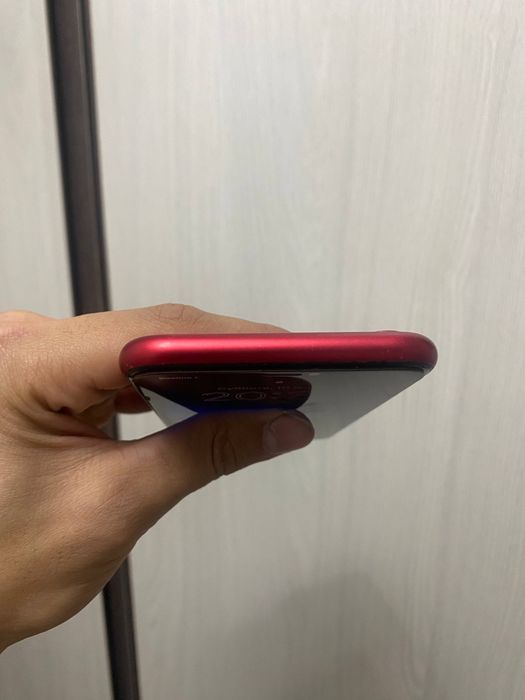 Айфон 11 с коробкой.