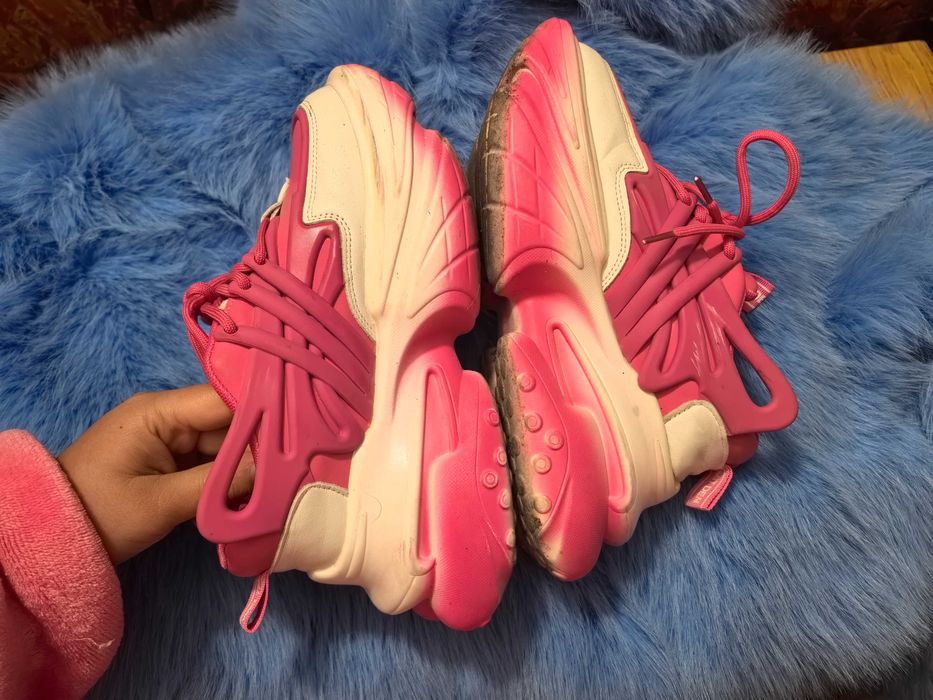 Дамски розови маратонки