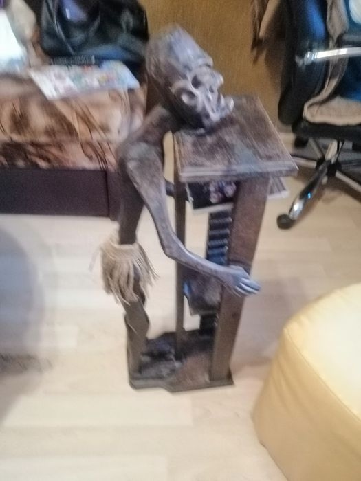 Стойка или поставка или статив, както си харесате, за СД!