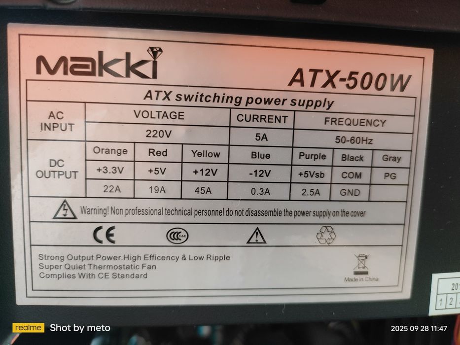 Intel Core i7 / 32 GB RAM / nVidia GTX 750 / 250 GB SSD / Wi-Fi