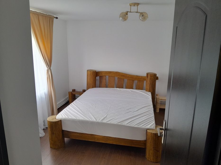 Casă de închiriat