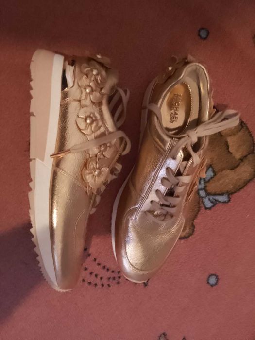 Michael Kors чисто нови естествена кожа