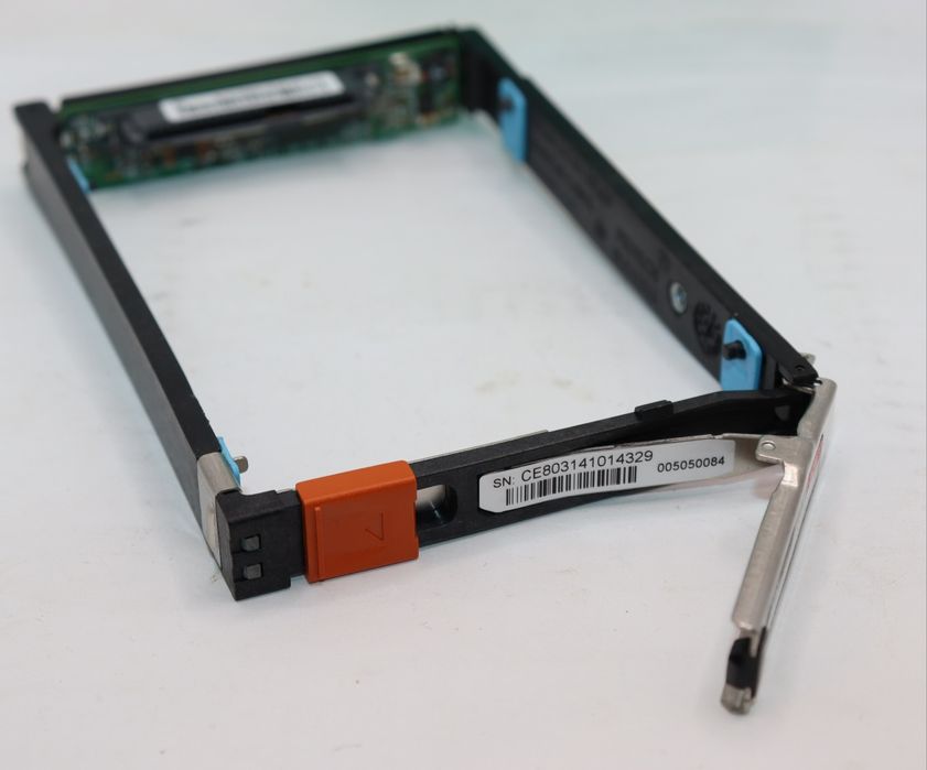 Caddy SAS 2.5" + Interposer Server Dell EMC VNX/VNXe Protech 1 0 0 - 5 6 4 - 9 3 7 /3 0 3 - 1 0 6 - 0 0 2 d 
100-564-937
100-564-937