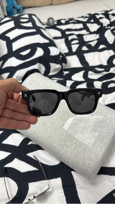 Ochelari Burrbery defect