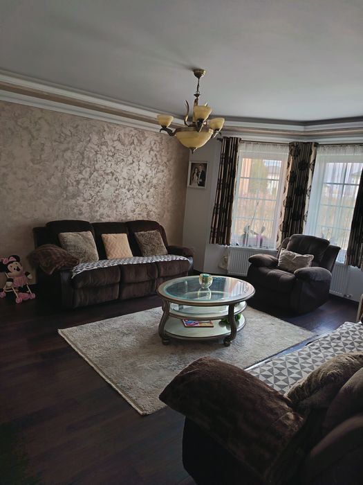 Casa+ teren+ anexe de vanzare