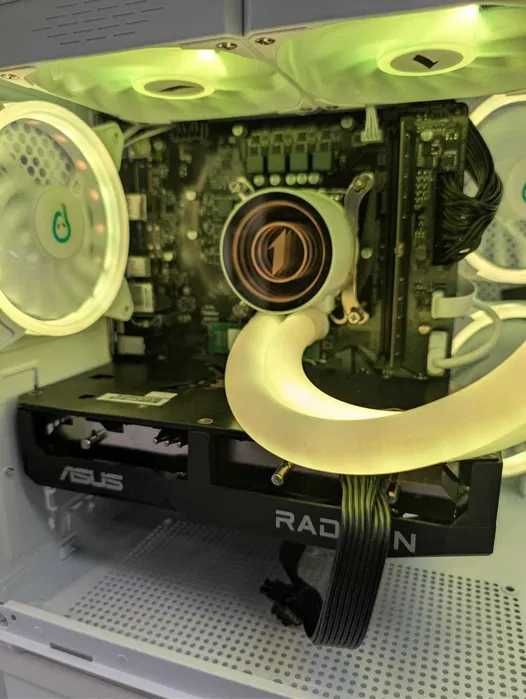 PC Ryzen 5 9600X/RX 6600/32GB DDR5 /240 AIO/Sursa 650W /Garantie/TVA!