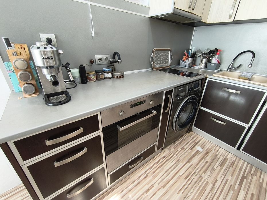 Кухня с оборудване