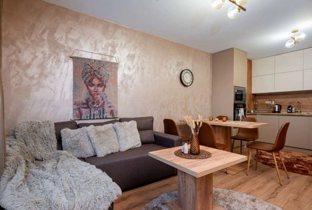 Тристаен апартамент в ж.к. Малинова долина.