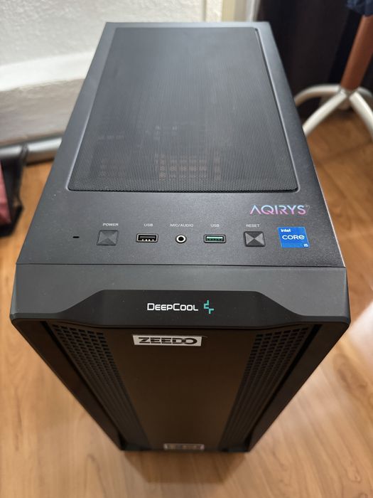 Carcasa PC (PC Case) cu sursa 700w Gold