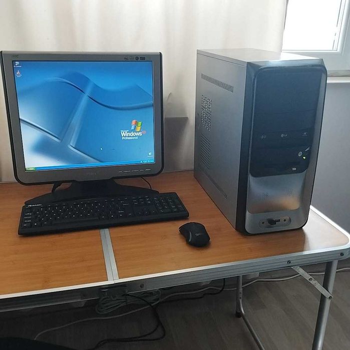 PC retro + monitor, tastatura & mouse