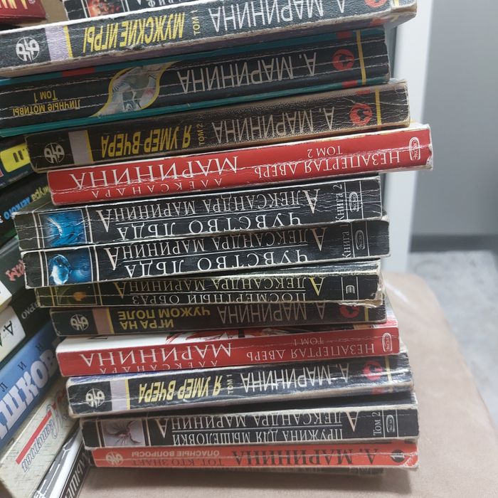 Продам б/у книги современных авторов