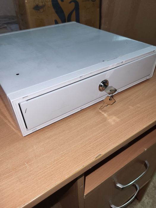 Продам денежный ящик