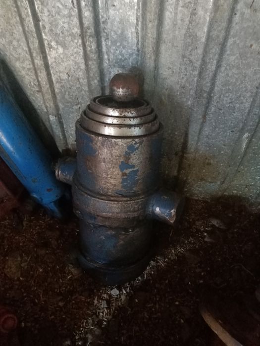 Продам разные цилиндры и птс, поворотные К700