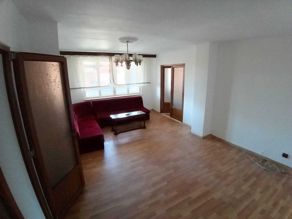 Apartament 4 camere 95MP - etaj 1/8 + garaj
