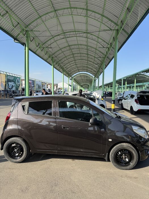 Продаётся Spark  2017 года