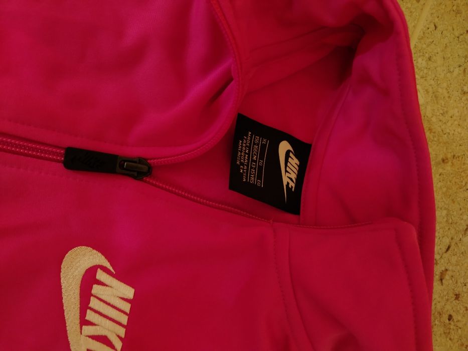 Страхотен оригинален екип NIKE