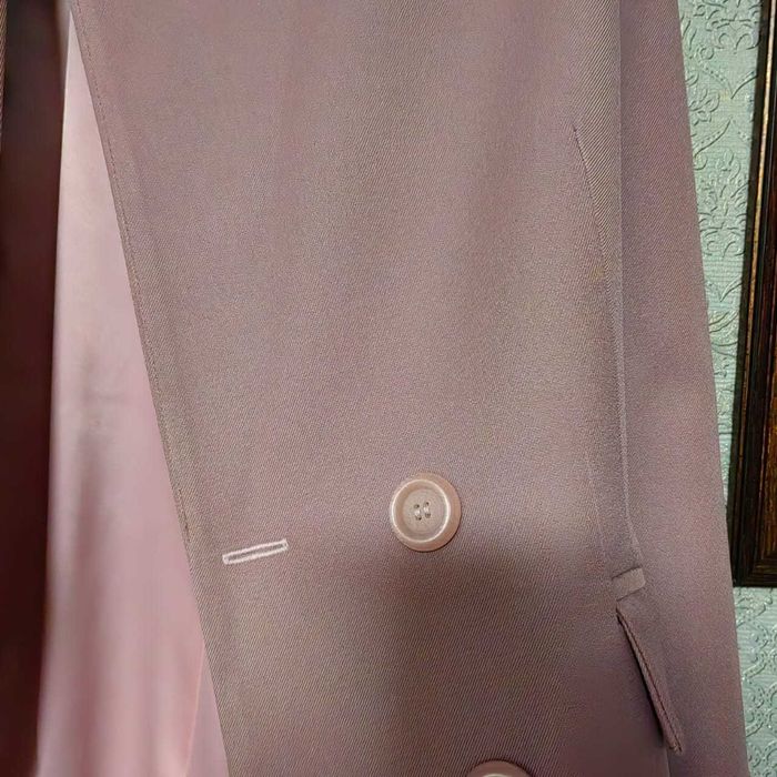 Продам женский костюм