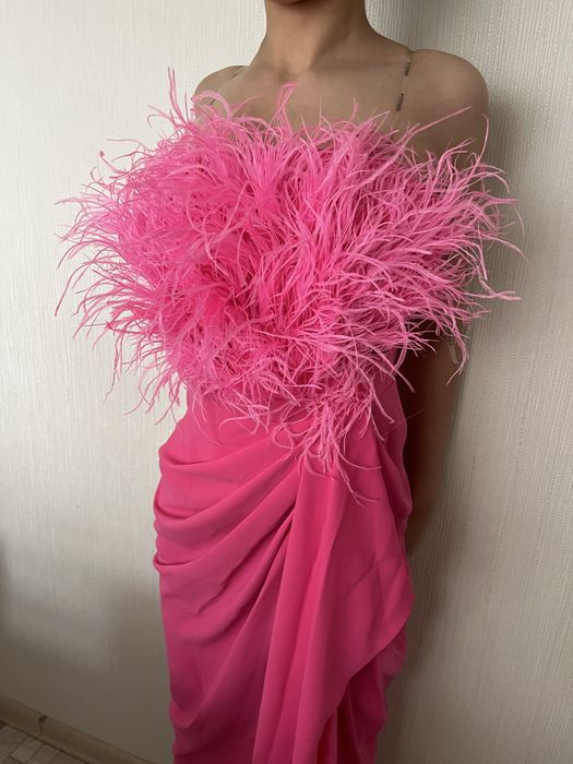 Ярко розовое платье Barbie style