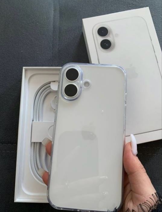 Продам iPhone 16 128