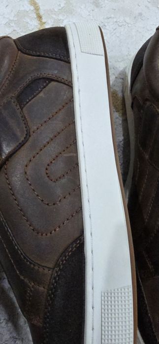 Продам мужские кроссовки