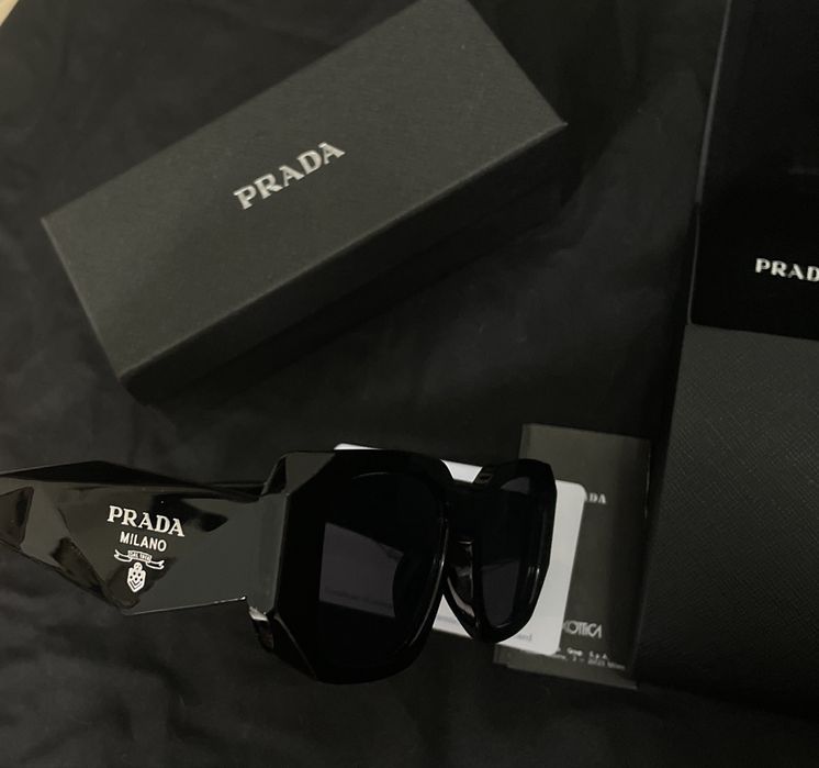 Ochelari de soare Prada