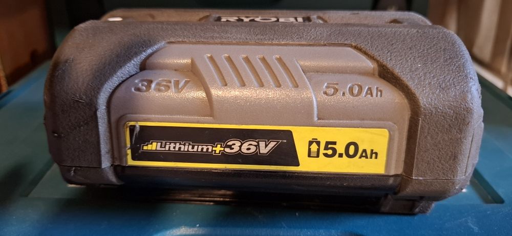 Roby acumulator baterie