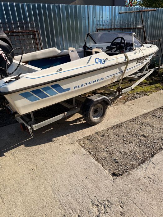 Barcă Fletcher cu motor