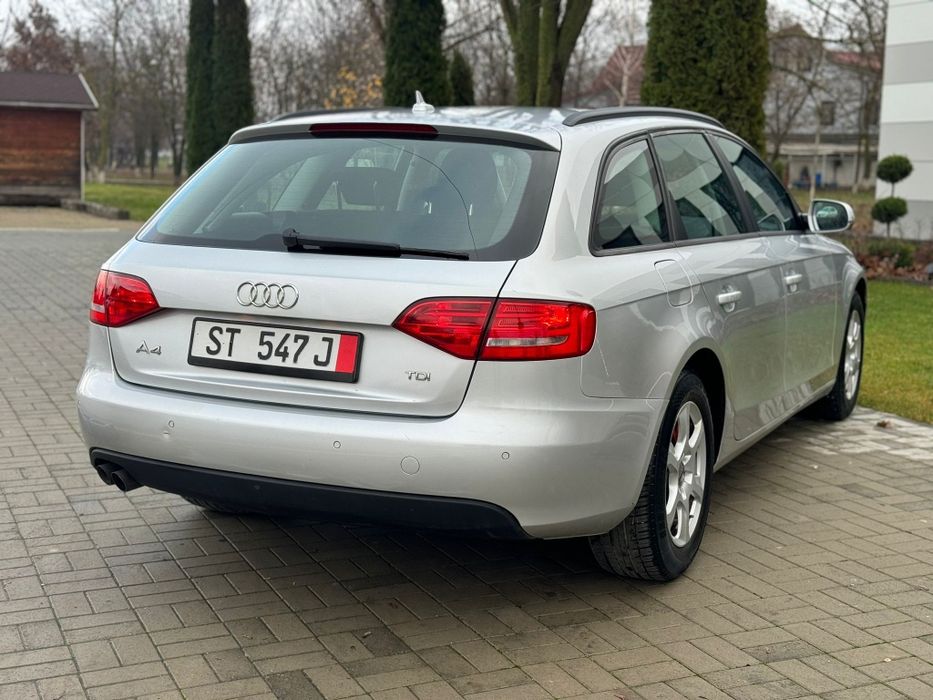 Audi a4 b8 2.0 tdi 143 cp 2011