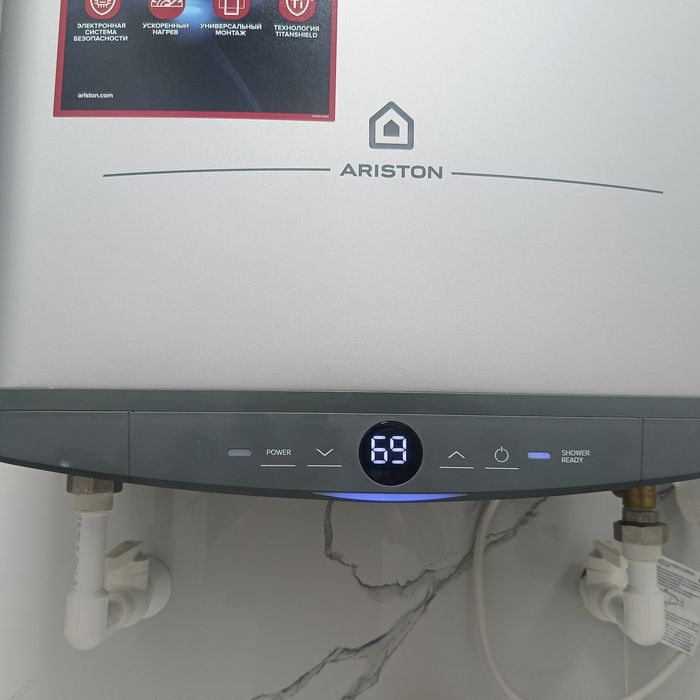 Продам Аристон на запчасти