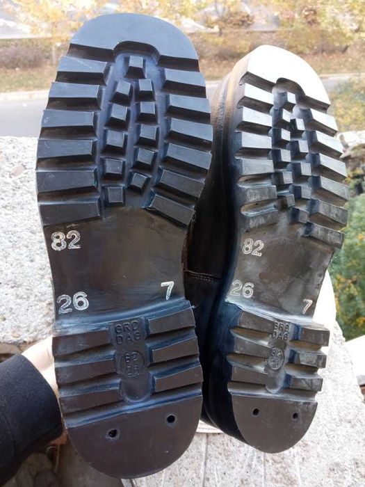 Bocanci montani piele noi, marimea 41 (26 cm)