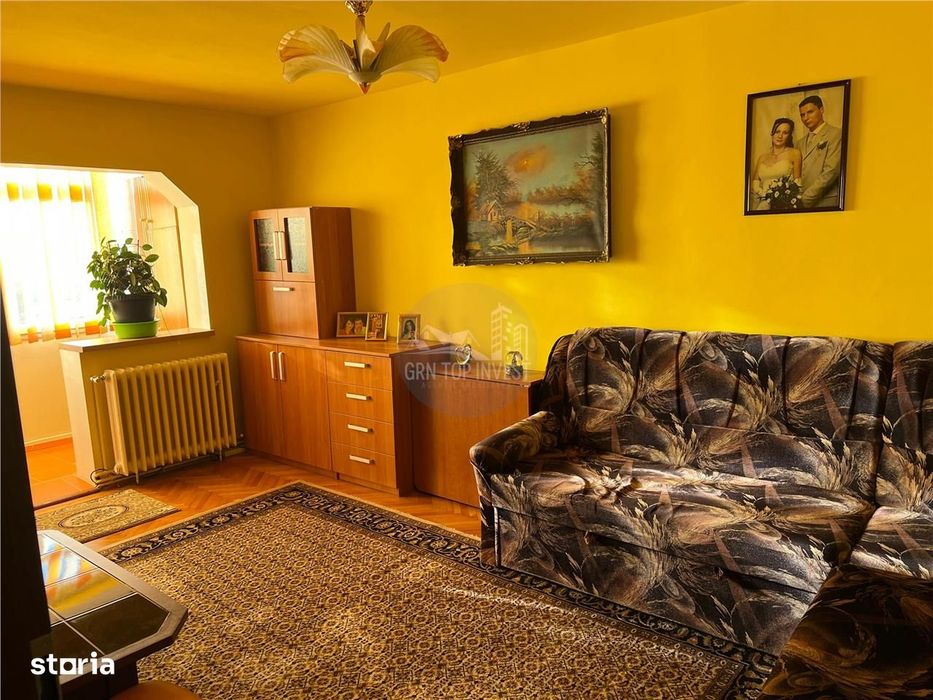 Apartament decomandat 3 camere etaj intermediar Vasile Aaron