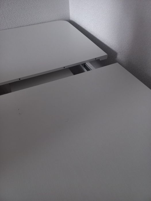 Продам стол в отличном состоянии.