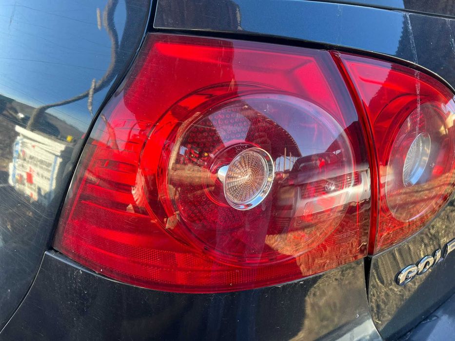 Stop stanga caroserie  Volkswagen Golf 5 1.6 FSI BLF 2006