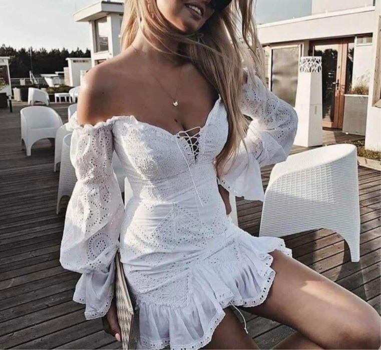 Rochie albă din broderie spartă englezească volanase maneci bufante XS