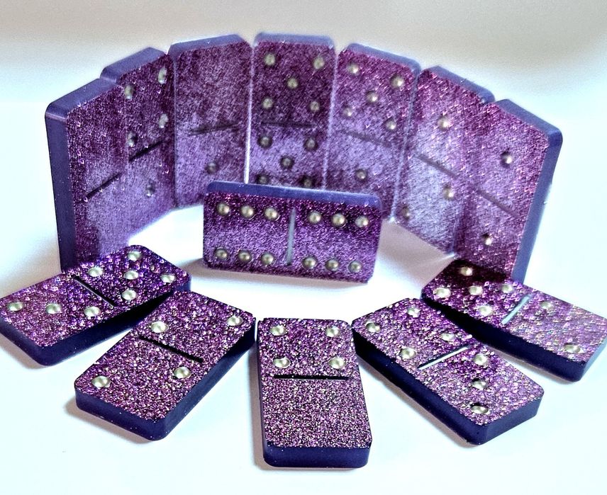 Домино от ероксидна смола