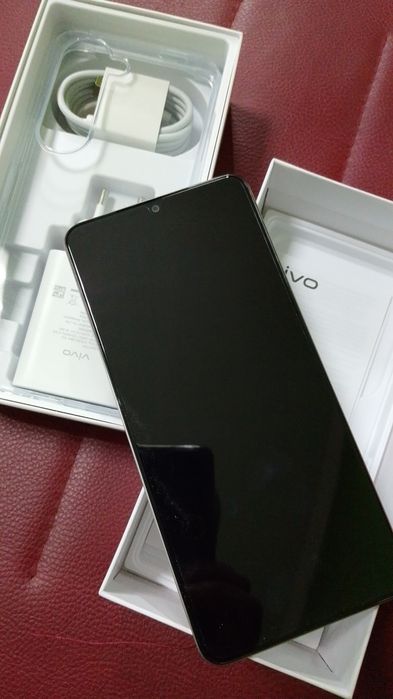 Продам смартфон Vivo Y 04