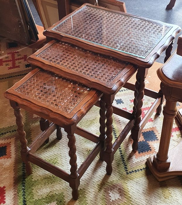 Set 3 Măsuțe *** vintage / antic / retro ***