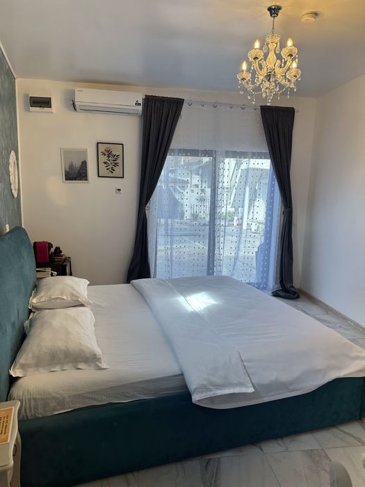 Casa si curte renovata recent