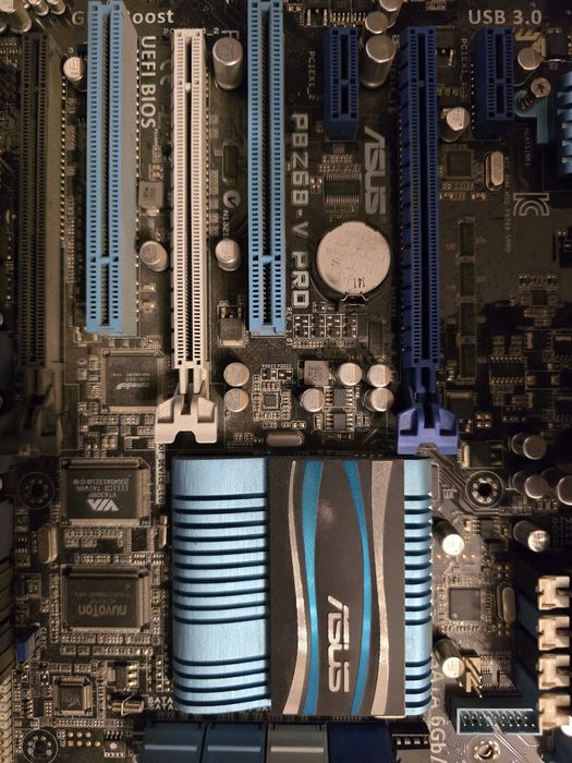 Kit placa de baza  Asus p8z68-v pro + procesor Intel i7 2600k + Cooler Master Hyper 212x (black edition)