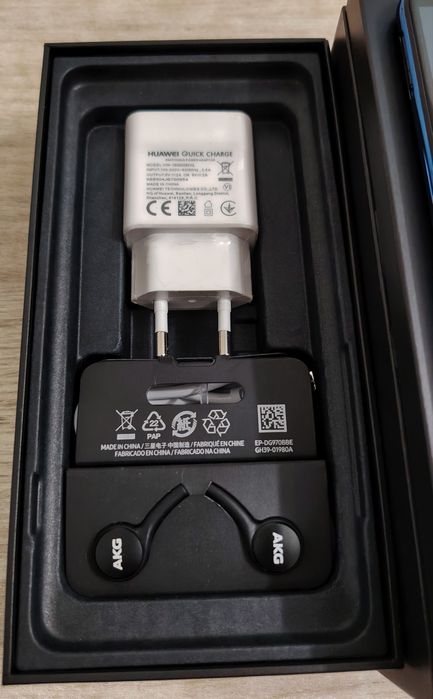 Huawei Y6 (2018), Dual SIM, 16GB, 4G, Micro SD 16GB , Casti AKG by Samsung , Albastru cu Negru , Full Box