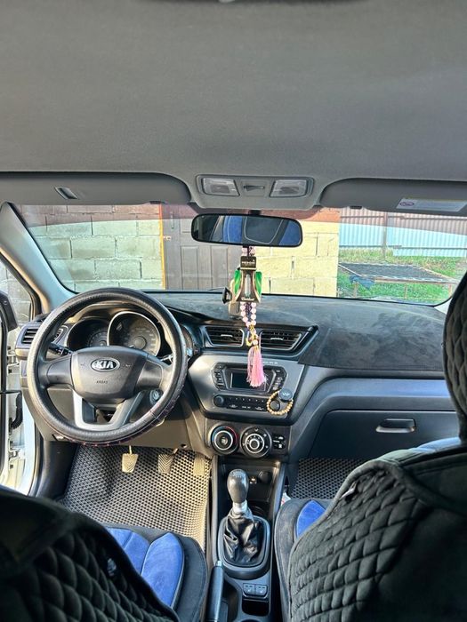 Продам машину Киа механика