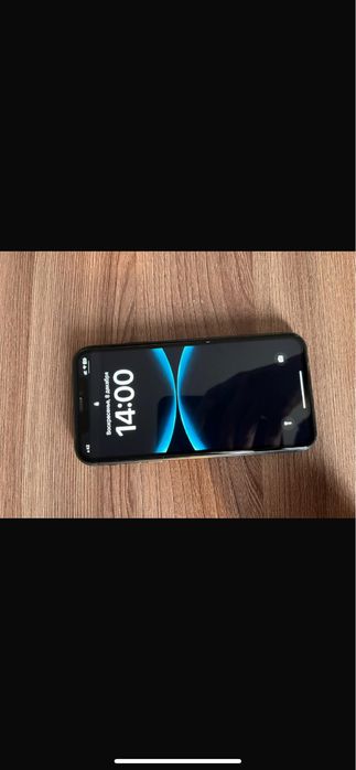 Продам Айфон 11 в хорошем состоянии