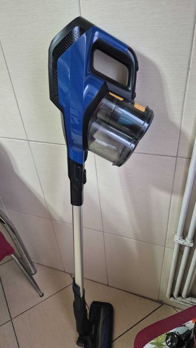 Aspirator vertical fără fir Philips