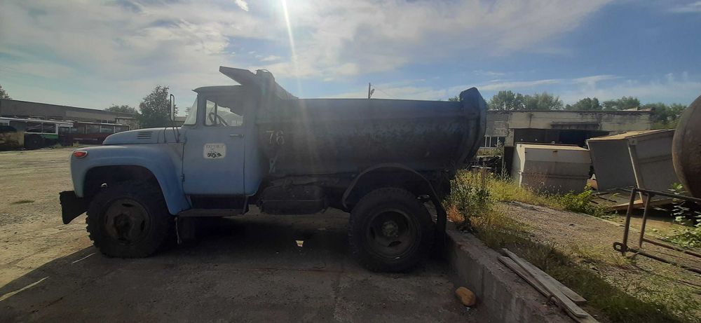 Продам автомобиль-самосвал Зил ММЗ 555