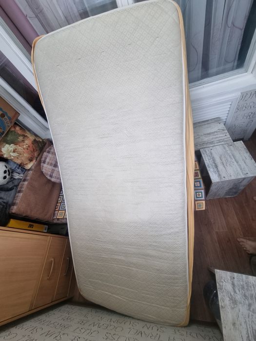 Продам матрас б/у