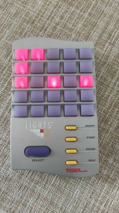 Retro game 1995 Tiger Lights Out electronics