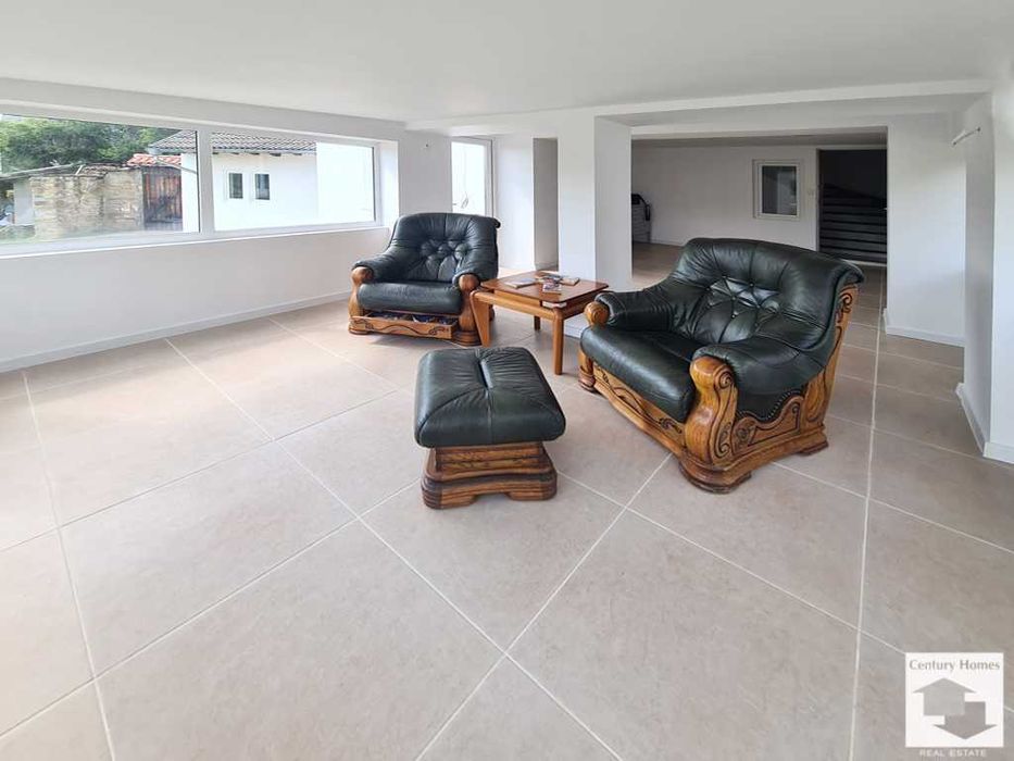 170282 Двуетажна къща с басейн и просторен двор в с. Ритя