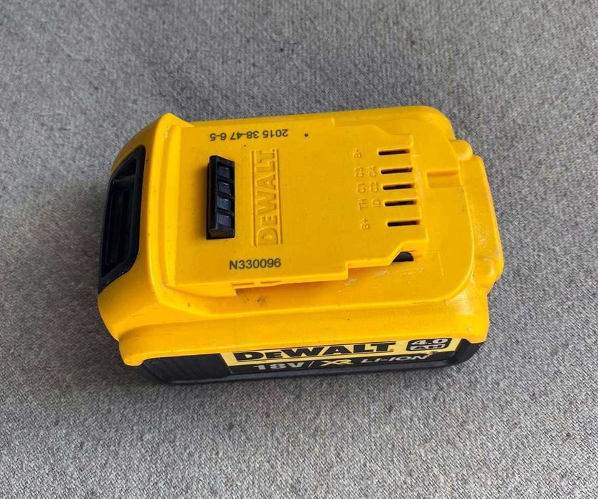 Acumulator DeWalt DCB182-XJ 18V 4.0Ah Li-Ion XR