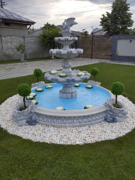 Fantana arteziana cu bazin la doar 3.700 .totul din beton alb
