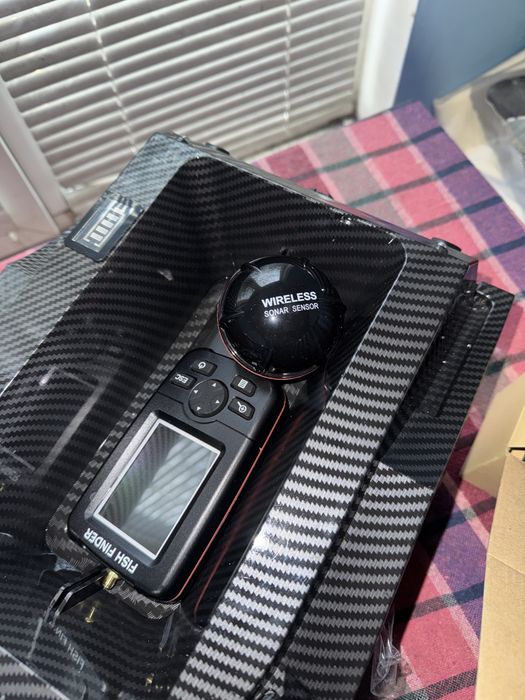 Лодка за захранка Flytec v080